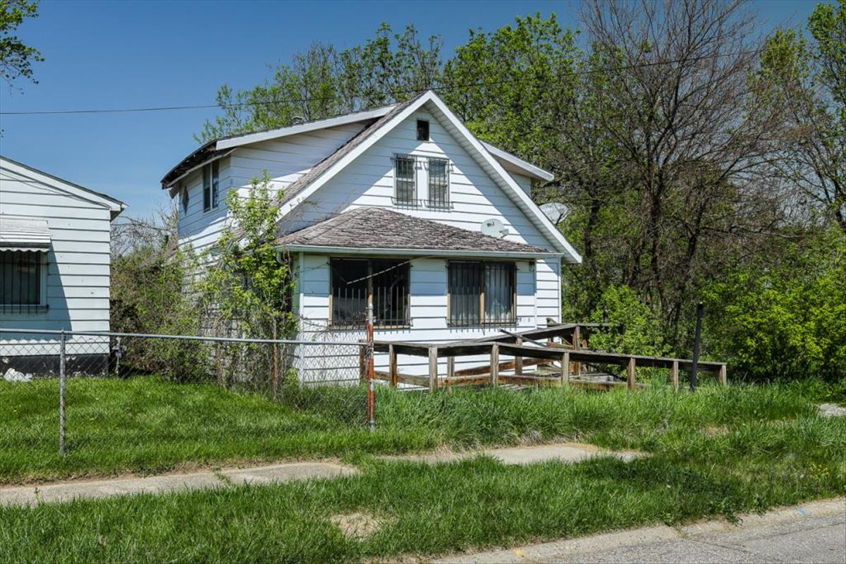 1005 E York Ave, Flint photo 3