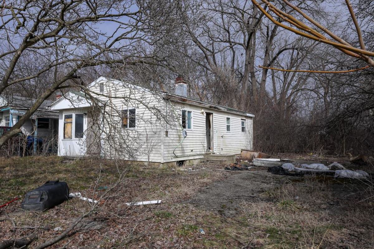 1069 E York Ave, Flint photo 3