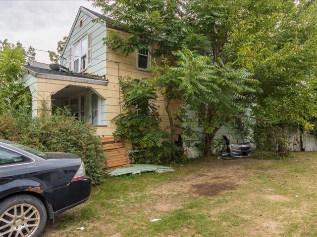 Find Out More About 124 E LAKEVIEW AVE, FLINT 124 E LAKEVIEW AVE, FLINT