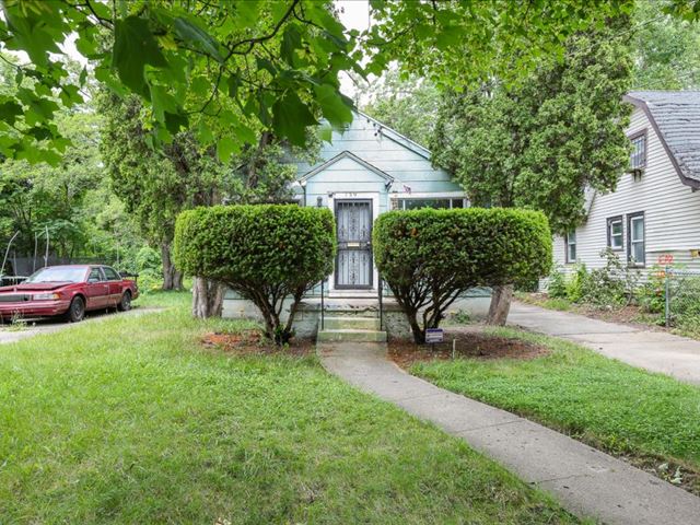 Find Out More About 139 E STEWART AVE, FLINT 139 E STEWART AVE, FLINT
