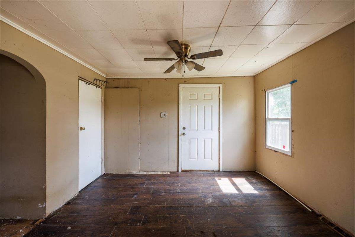 1619 Lambden Rd, Flint photo 4