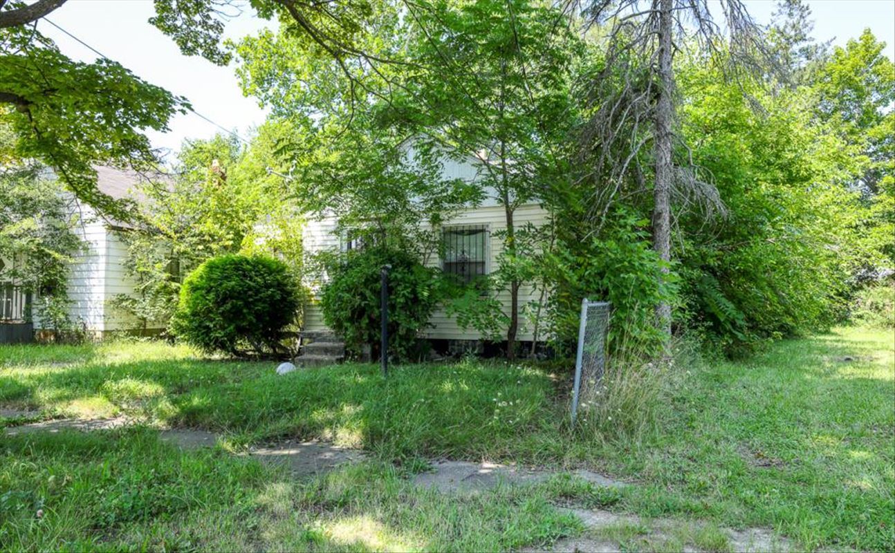 209 Damon St, Flint photo 2