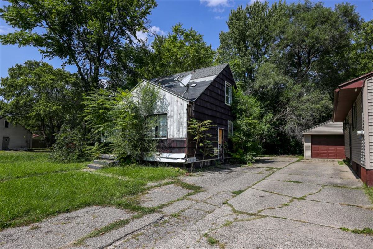 2114 W Pasadena Ave, Flint photo 3