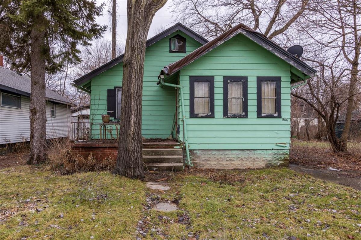 506 E Pierson Rd, Flint photo 2