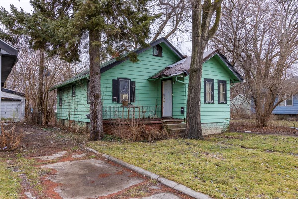 506 E Pierson Rd, Flint photo 3