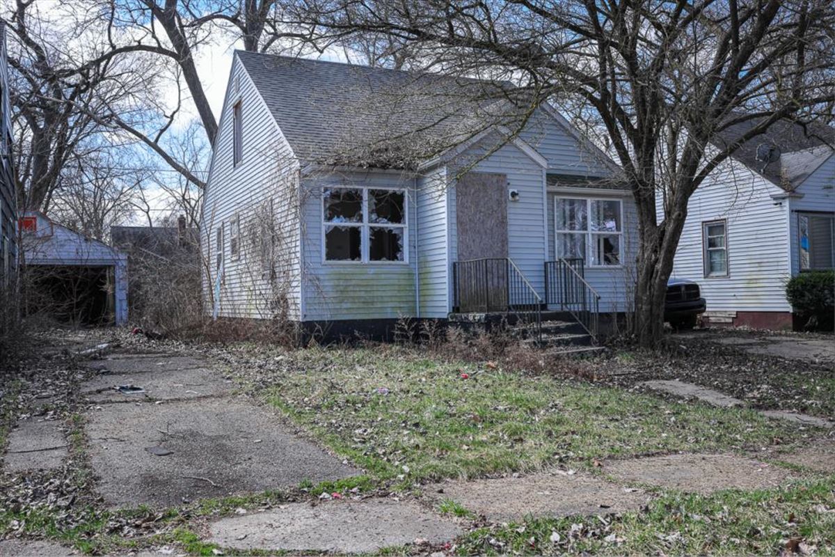 621 W Pulaski St, Flint photo 3