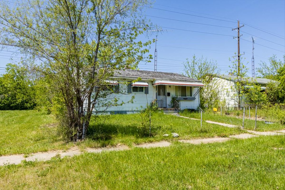 6613 Cecil Dr, Flint photo 2
