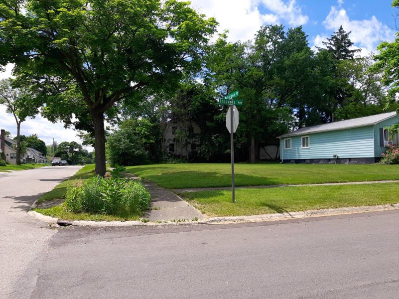 1901 IROQUOIS AVE, FLINT, MI 48503 Genesee County Land Bank