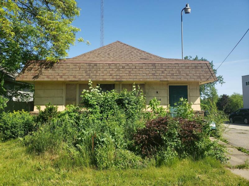 2614 CORUNNA RD, FLINT, MI 48503 Genesee County Land Bank