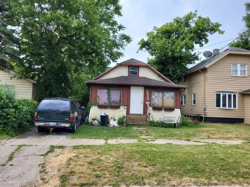 2525 SWAYZE ST, FLINT, MI 48503 Genesee County Land Bank